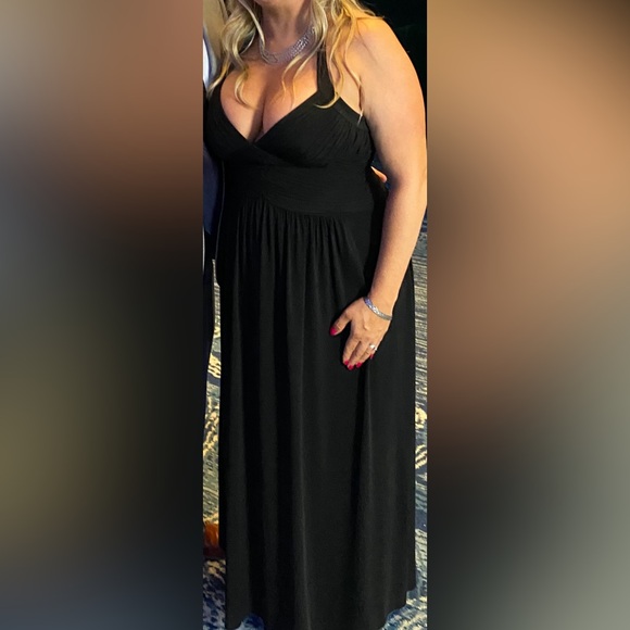 BCBG MAXAZRIA BLACK GOWN LARGE - Picture 6 of 6